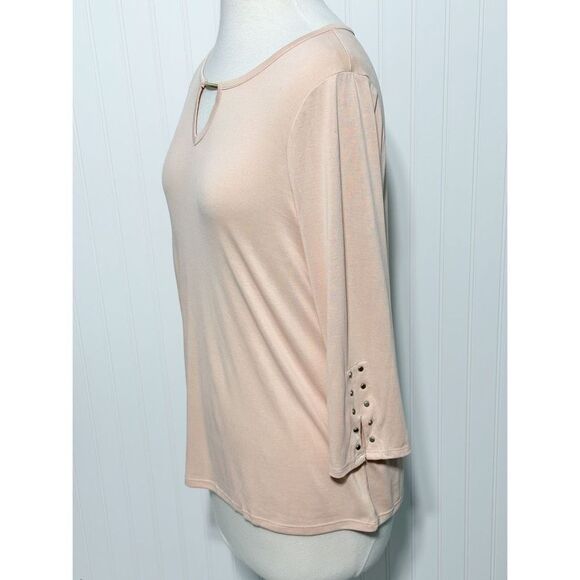 Chico's Cut Out Gold Bar 3/4 Sleeve‎ Stretch Pullover Top Tea Pink Size 1 Medium - Picture 7 of 12